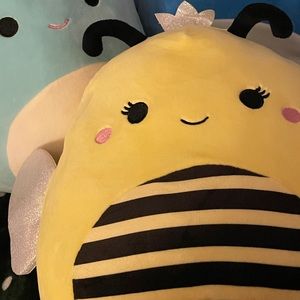 Sunny Queen Bee 11 inch Squishmallow